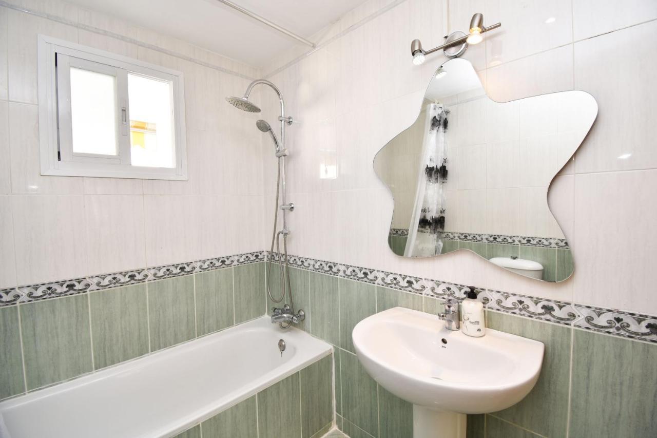 Apartamento De La Croix Apartment Fuengirola Bagian luar foto