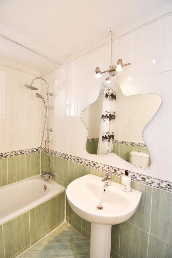 Apartamento De La Croix Apartment Fuengirola Bagian luar foto